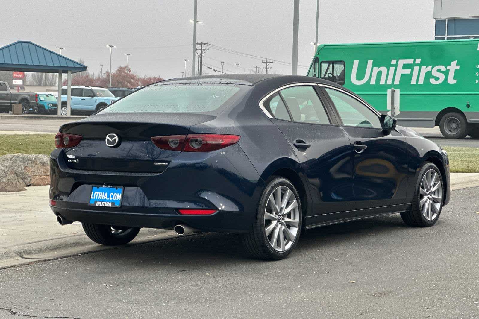 2021 Mazda MAZDA3 Select 2