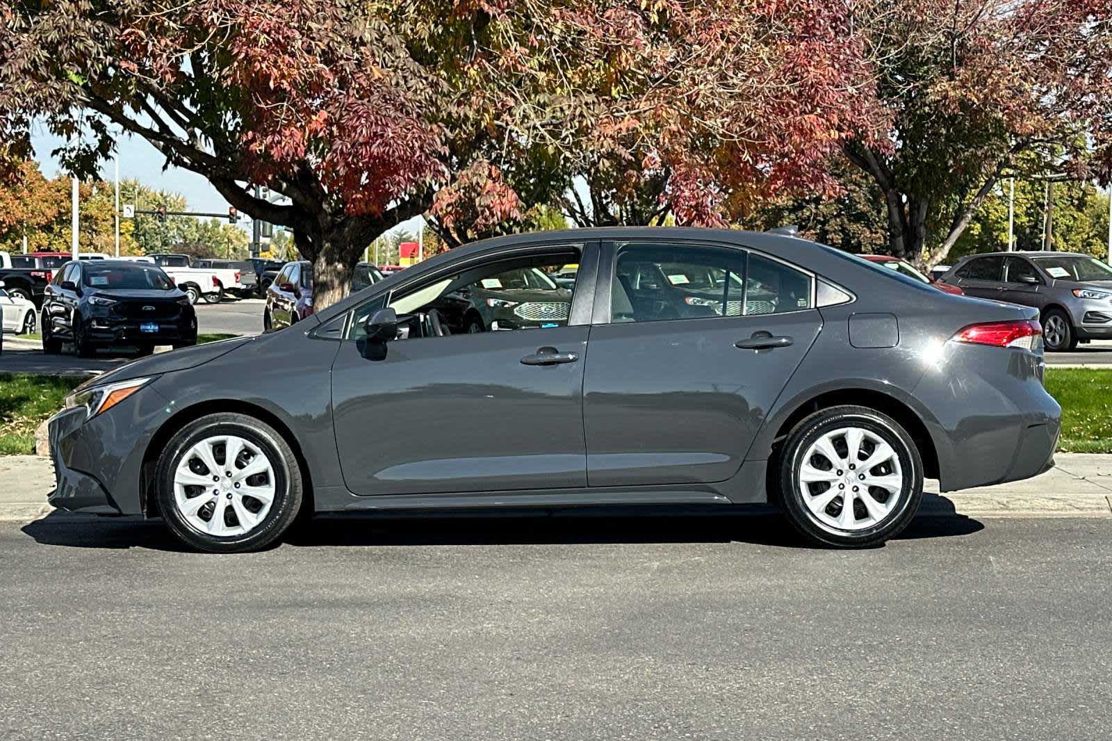 2023 Toyota Corolla Hybrid LE 5