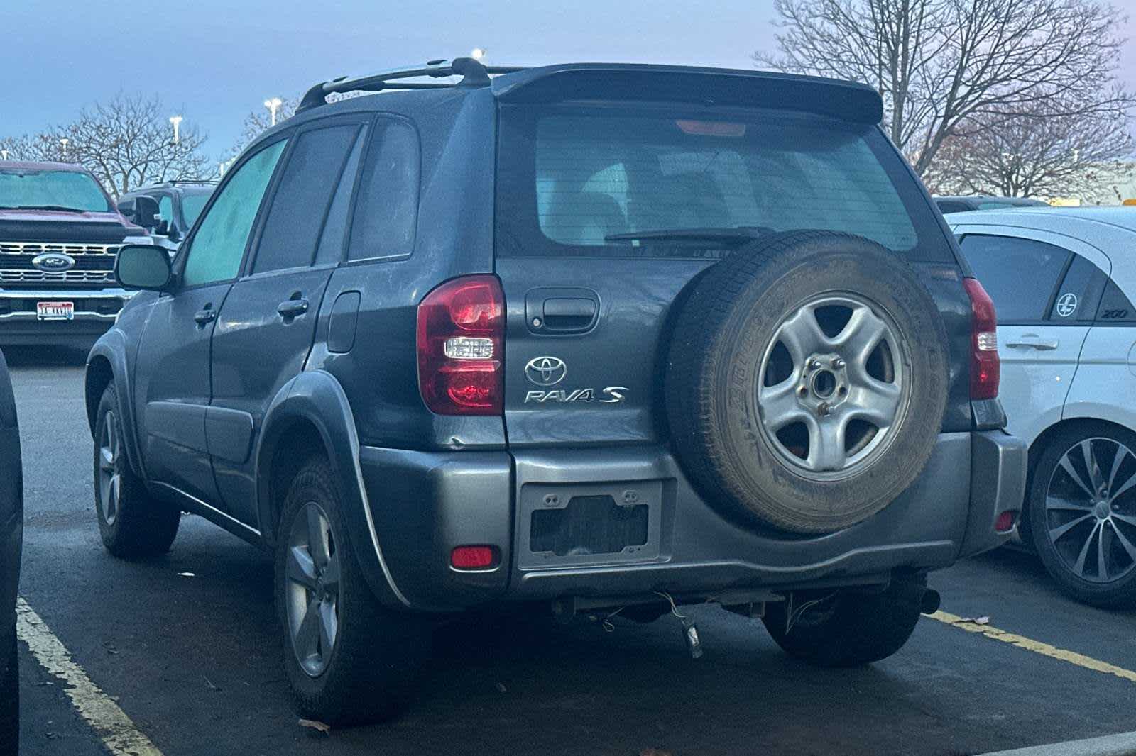 2004 Toyota RAV4 BASE 3