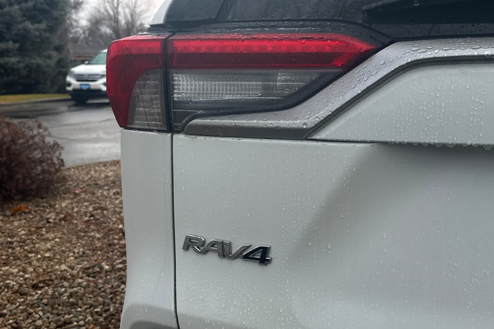 2019 Toyota RAV4 Hybrid XSE 7