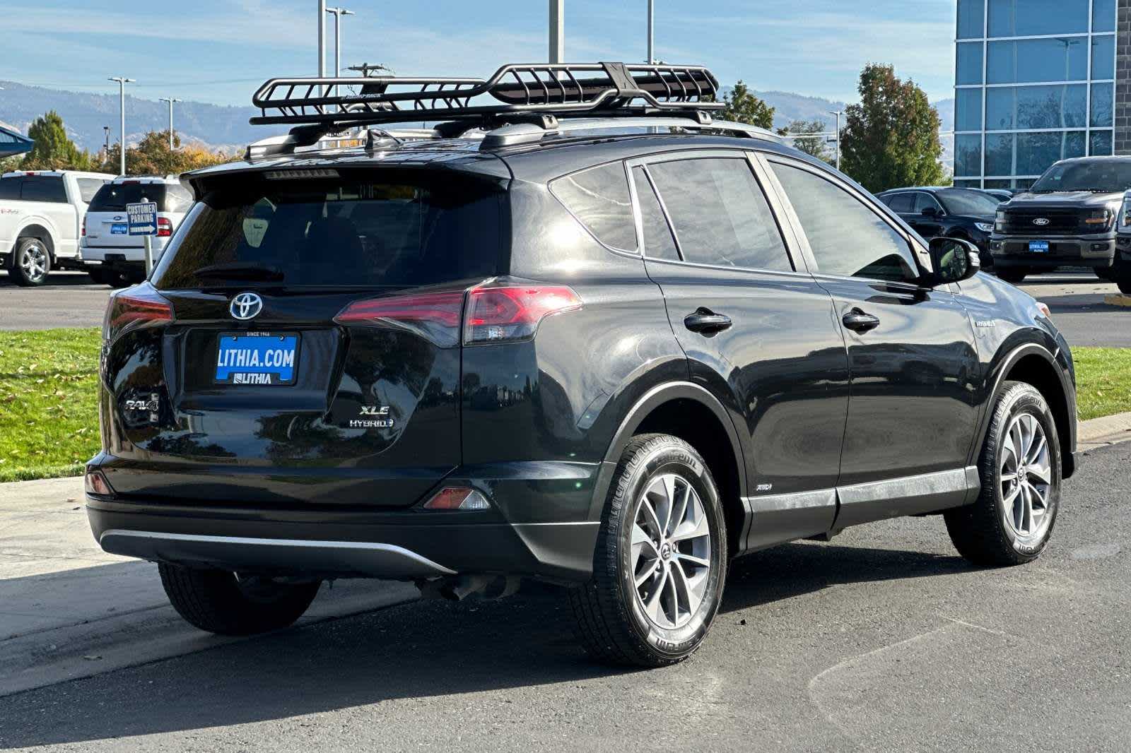 2018 Toyota RAV4 Hybrid XLE 2