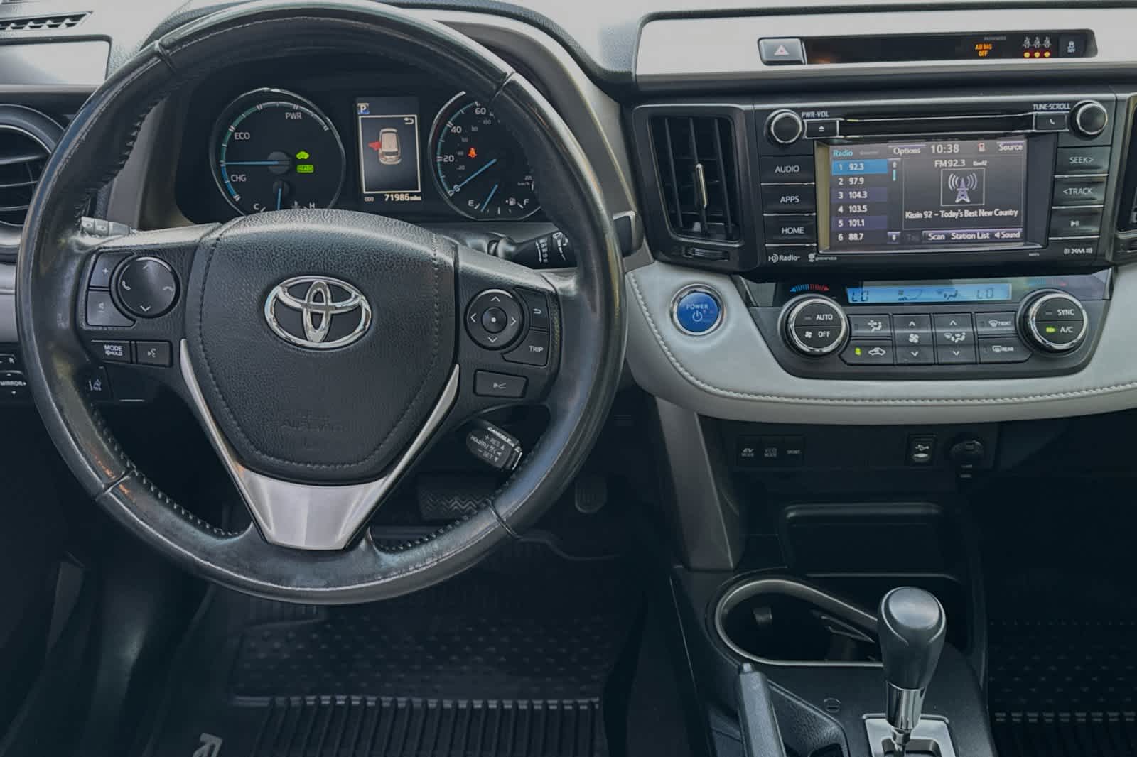 2018 Toyota RAV4 Hybrid XLE 14