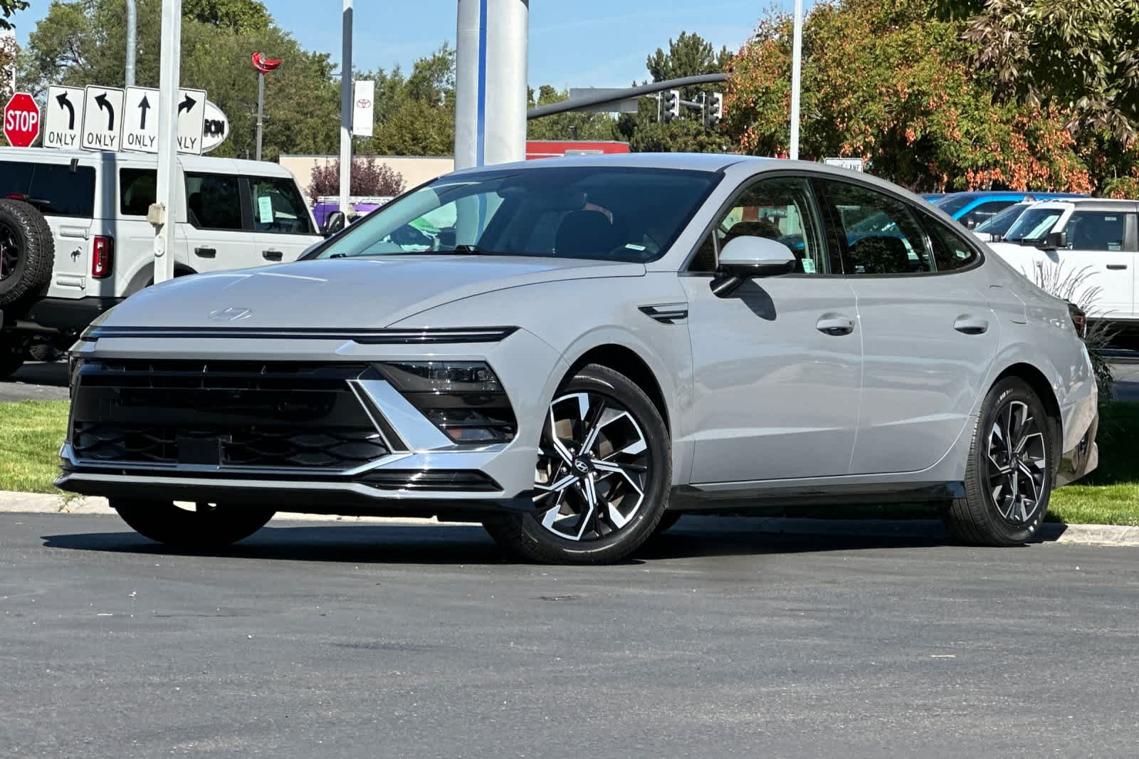 Transmission Blue 2025 Hyundai Sonata Sedan Front-Wheel Drive Automatic