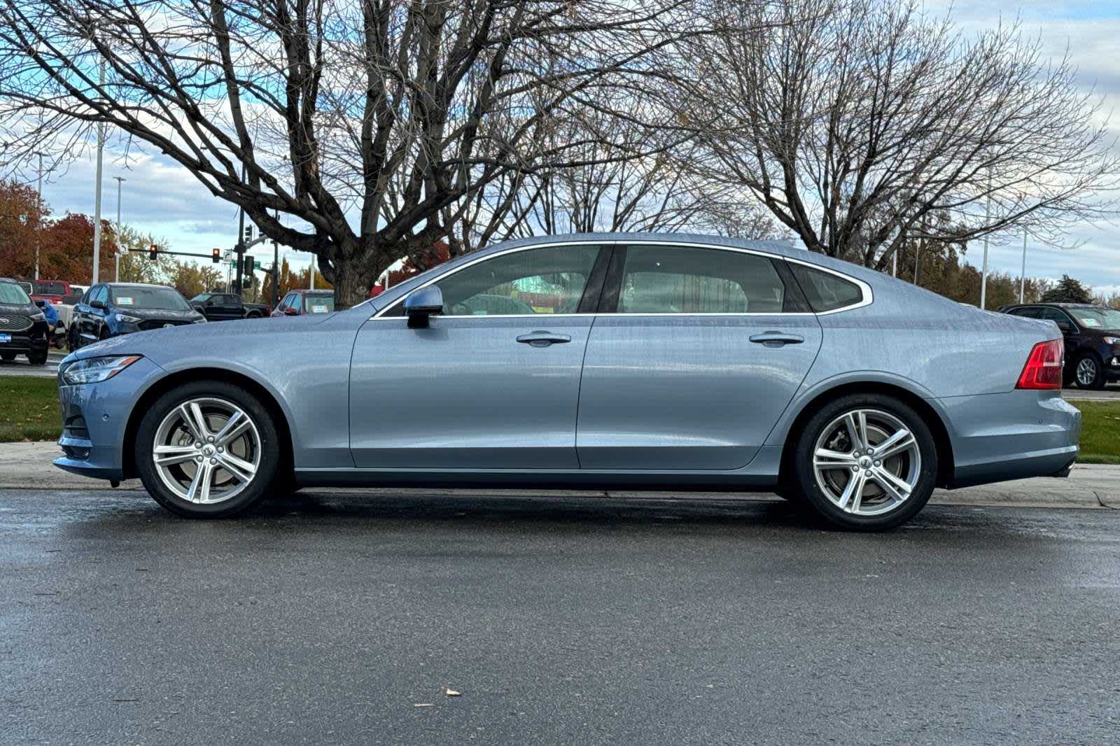 2018 Volvo S90 Momentum 5