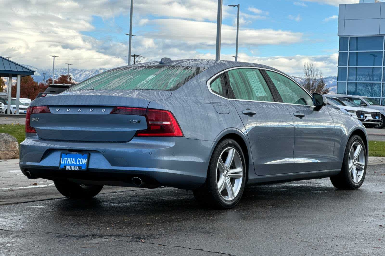 2018 Volvo S90 Momentum 2