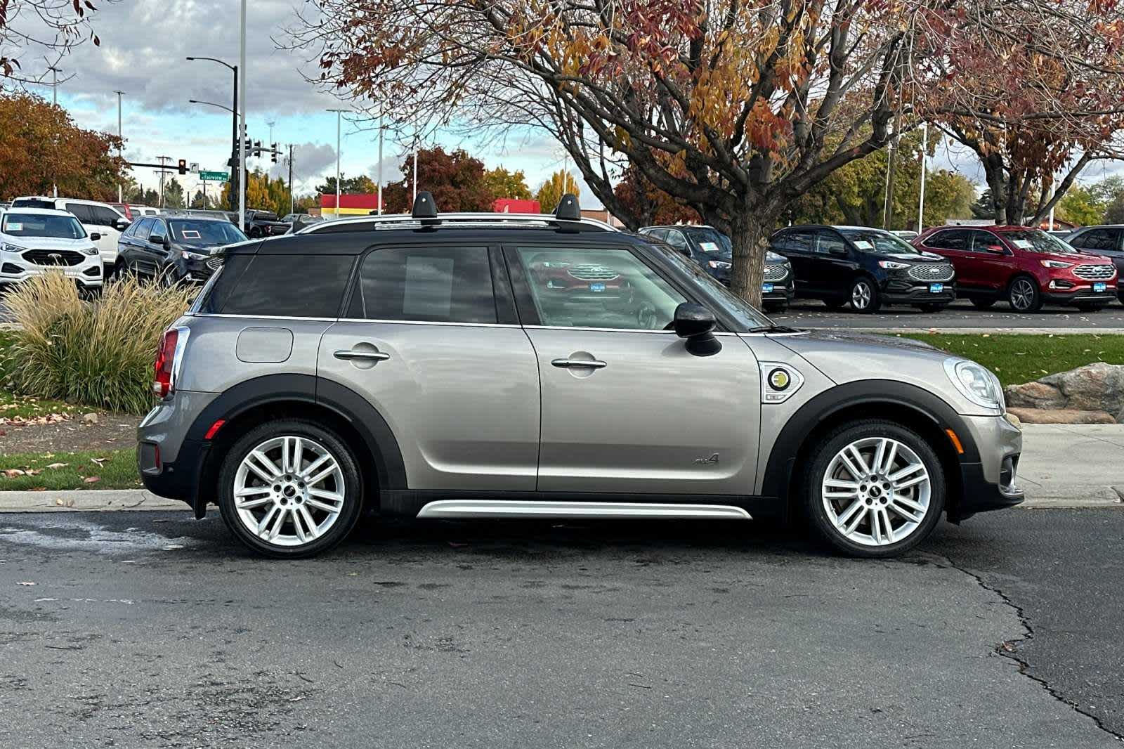 2018 MINI Countryman Cooper S E 8