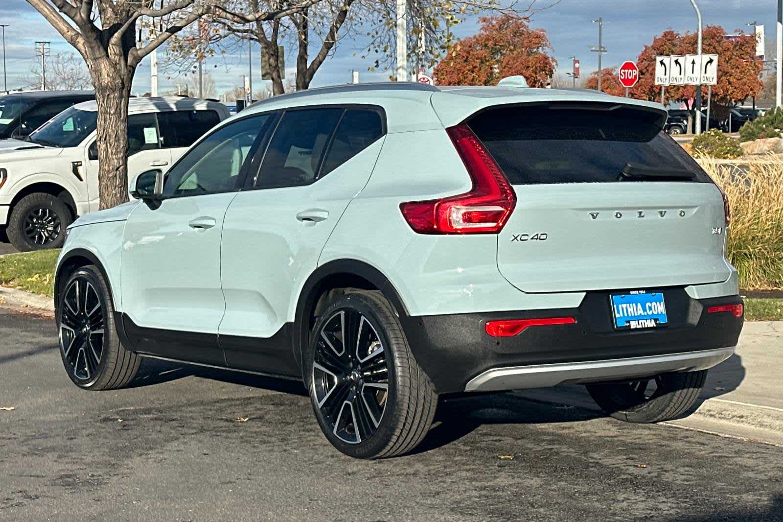 2019 Volvo XC40 Momentum 6