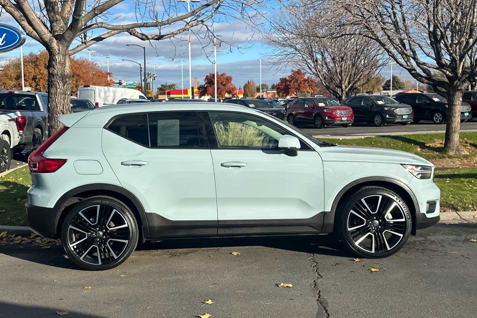 2019 Volvo XC40 Momentum 8