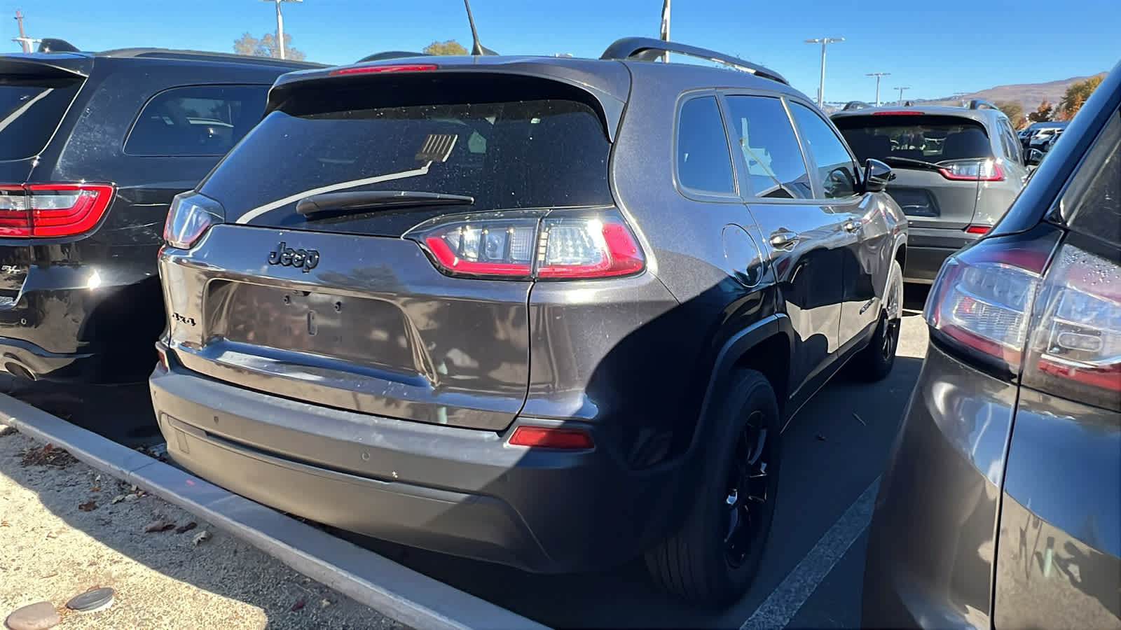 2023 Jeep Cherokee Altitude Lux 4