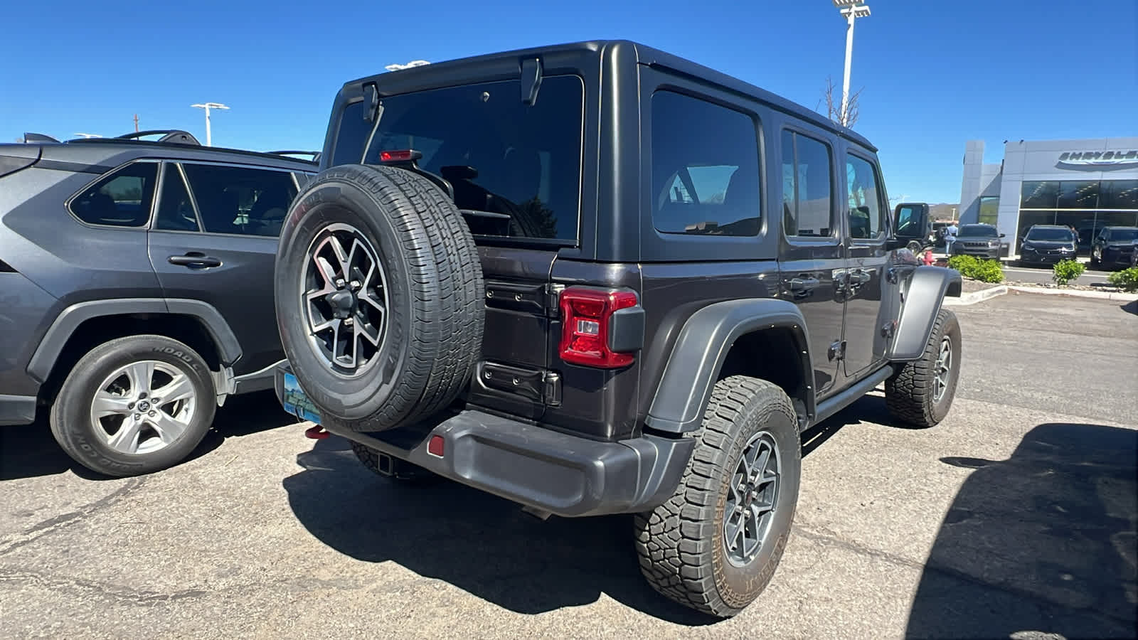 View vehicle photo 5