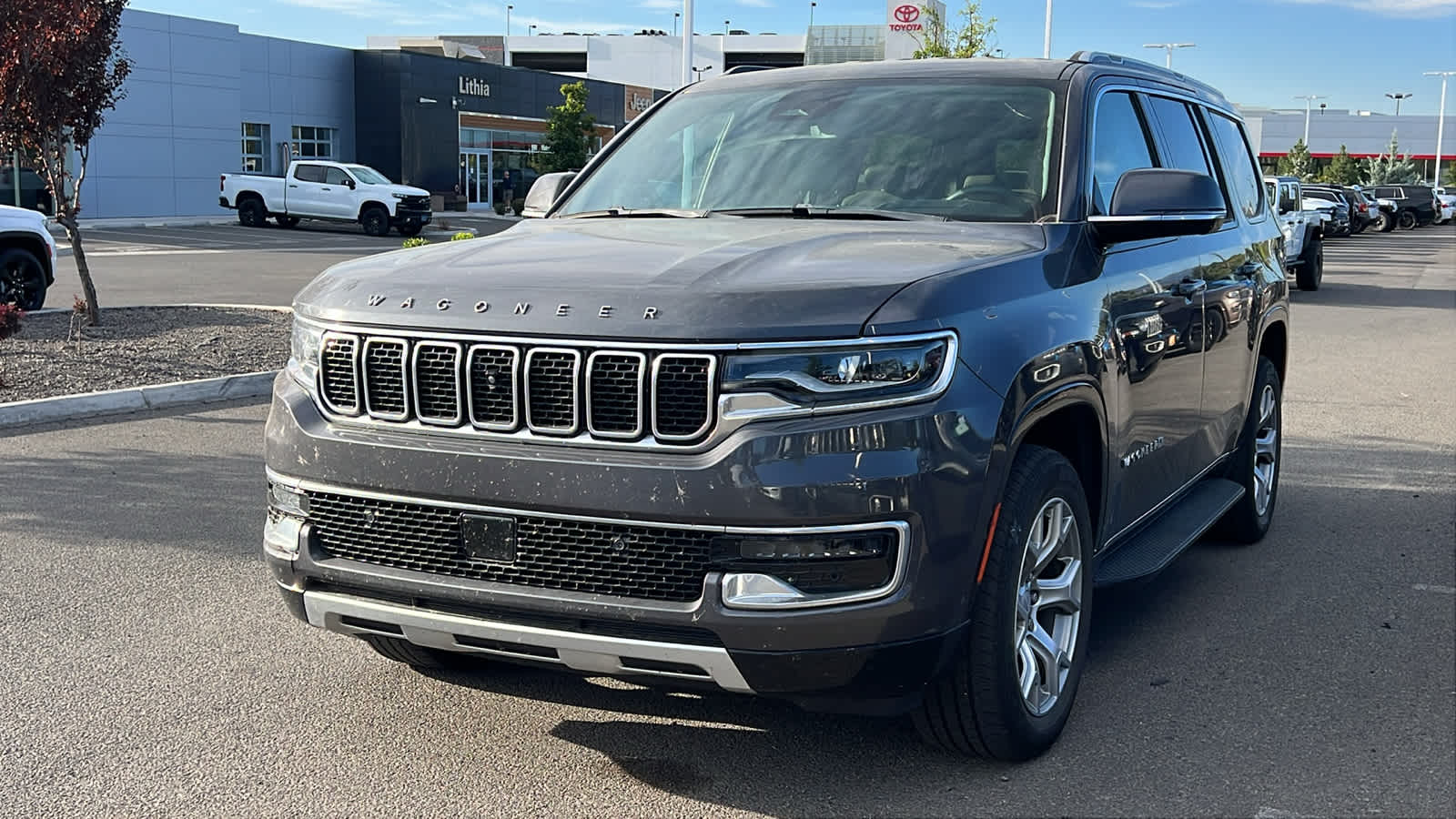 Baltic Gray Metallic Clearcoat 2022 Jeep Wagoneer SUV / Crossover Four-Wheel Drive 8-Speed Automatic