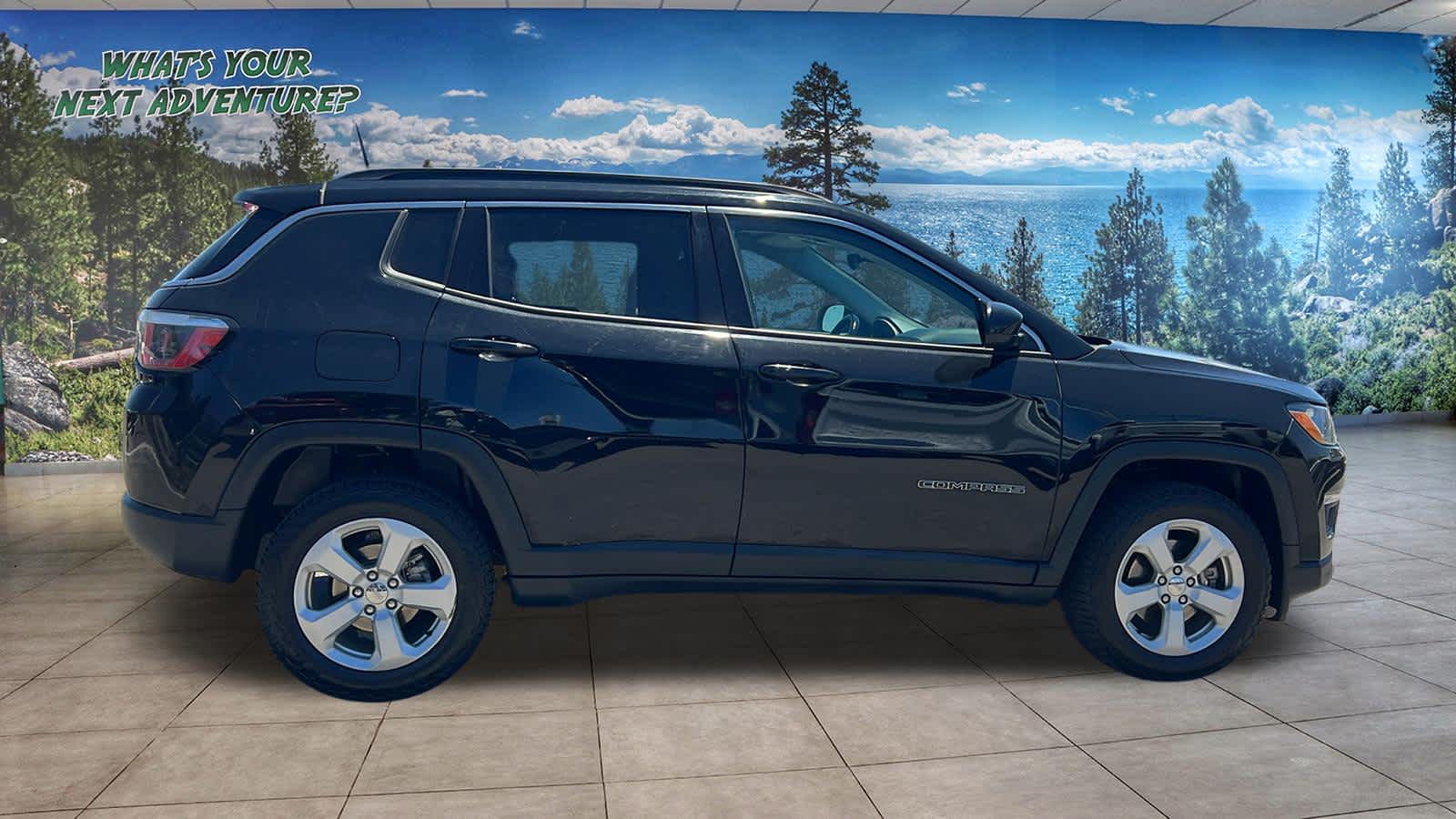 View vehicle photo 4