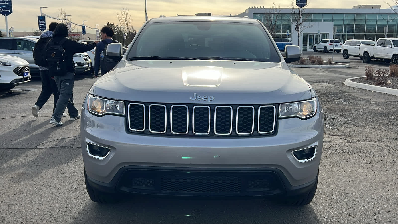 2019 Jeep Grand Cherokee Laredo E 6