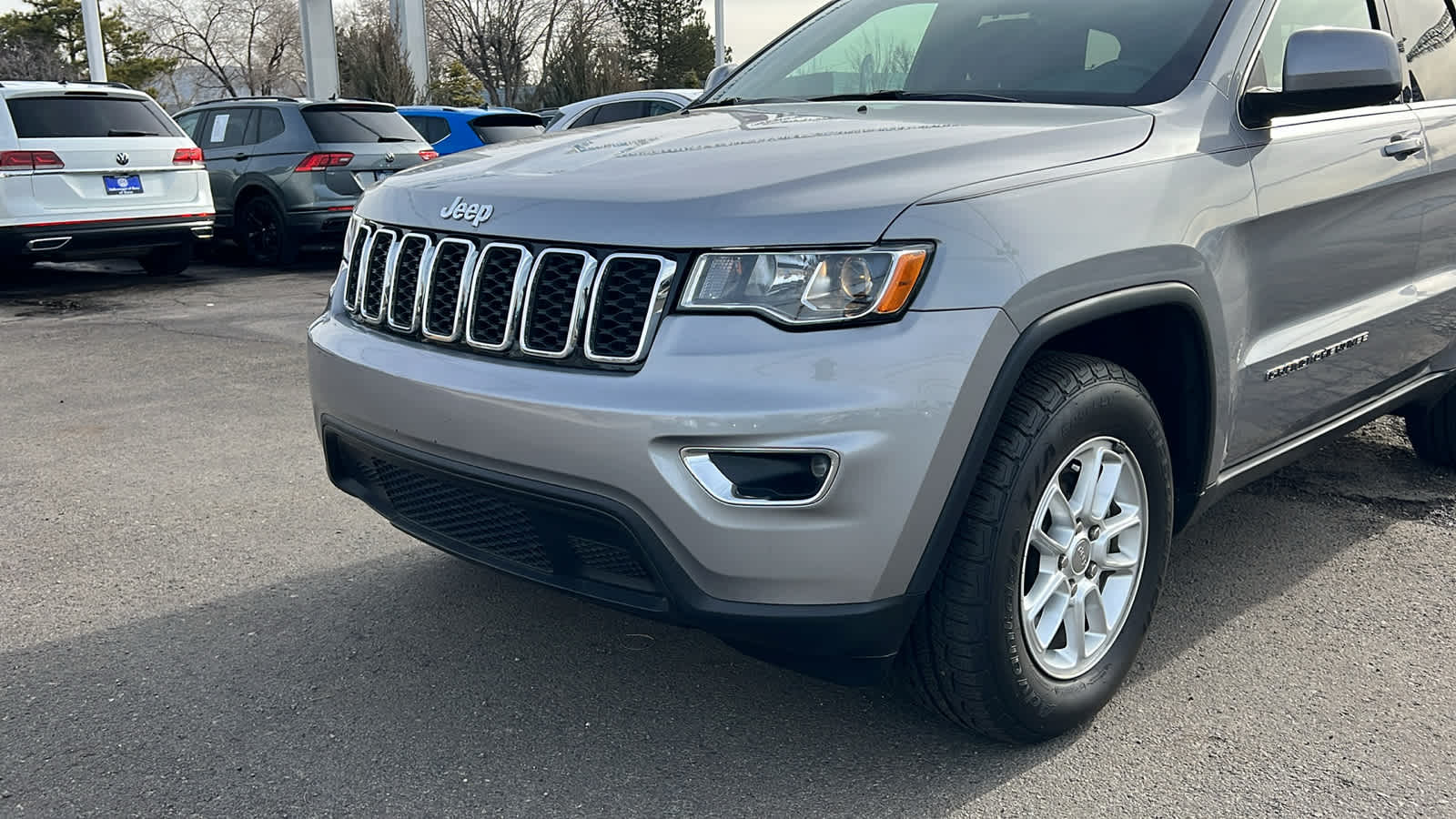 2019 Jeep Grand Cherokee Laredo E 22