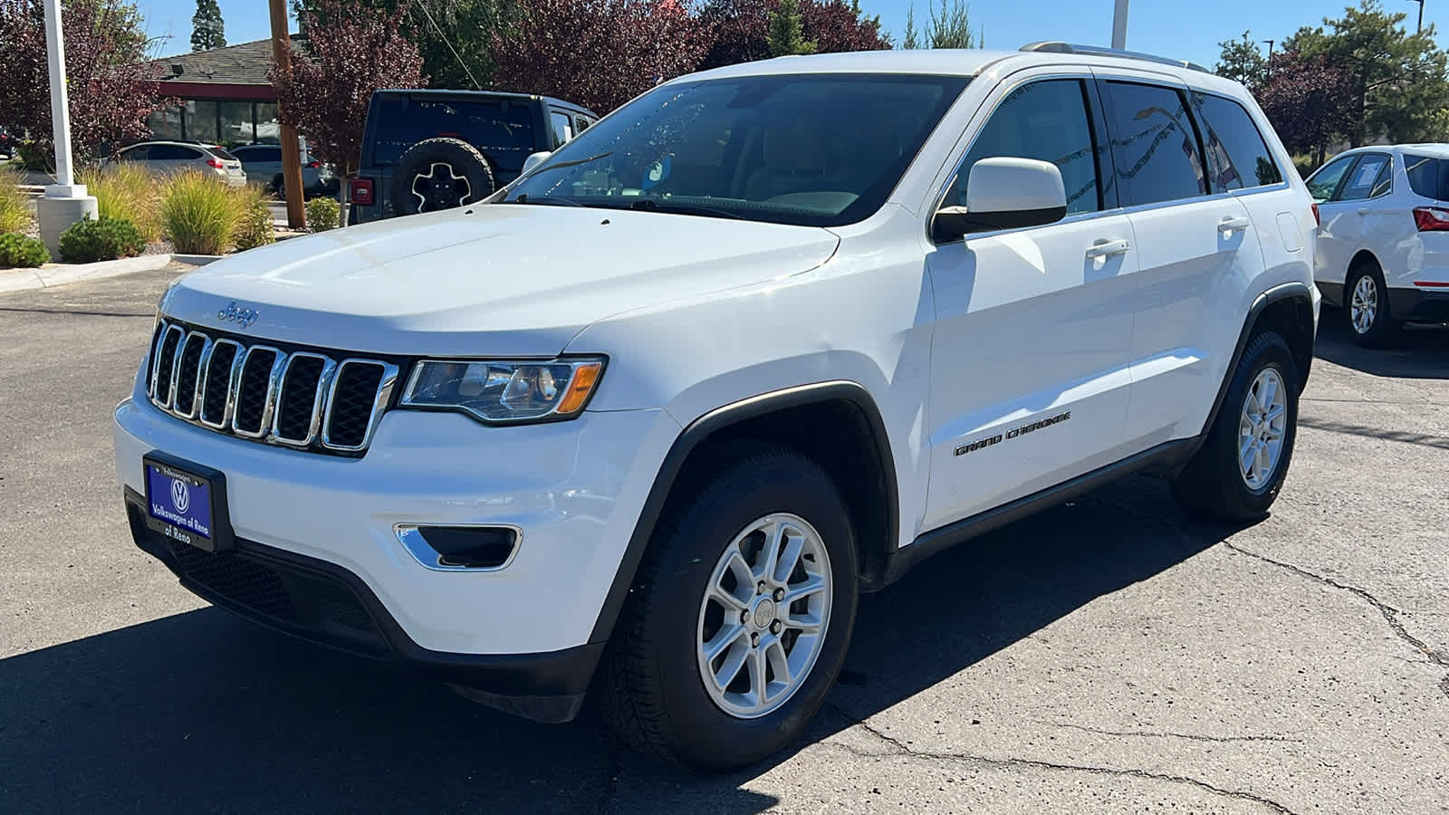 2020 Jeep Grand Cherokee Laredo E 2