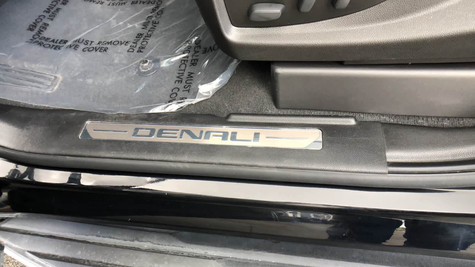 2019 GMC Yukon Denali 40
