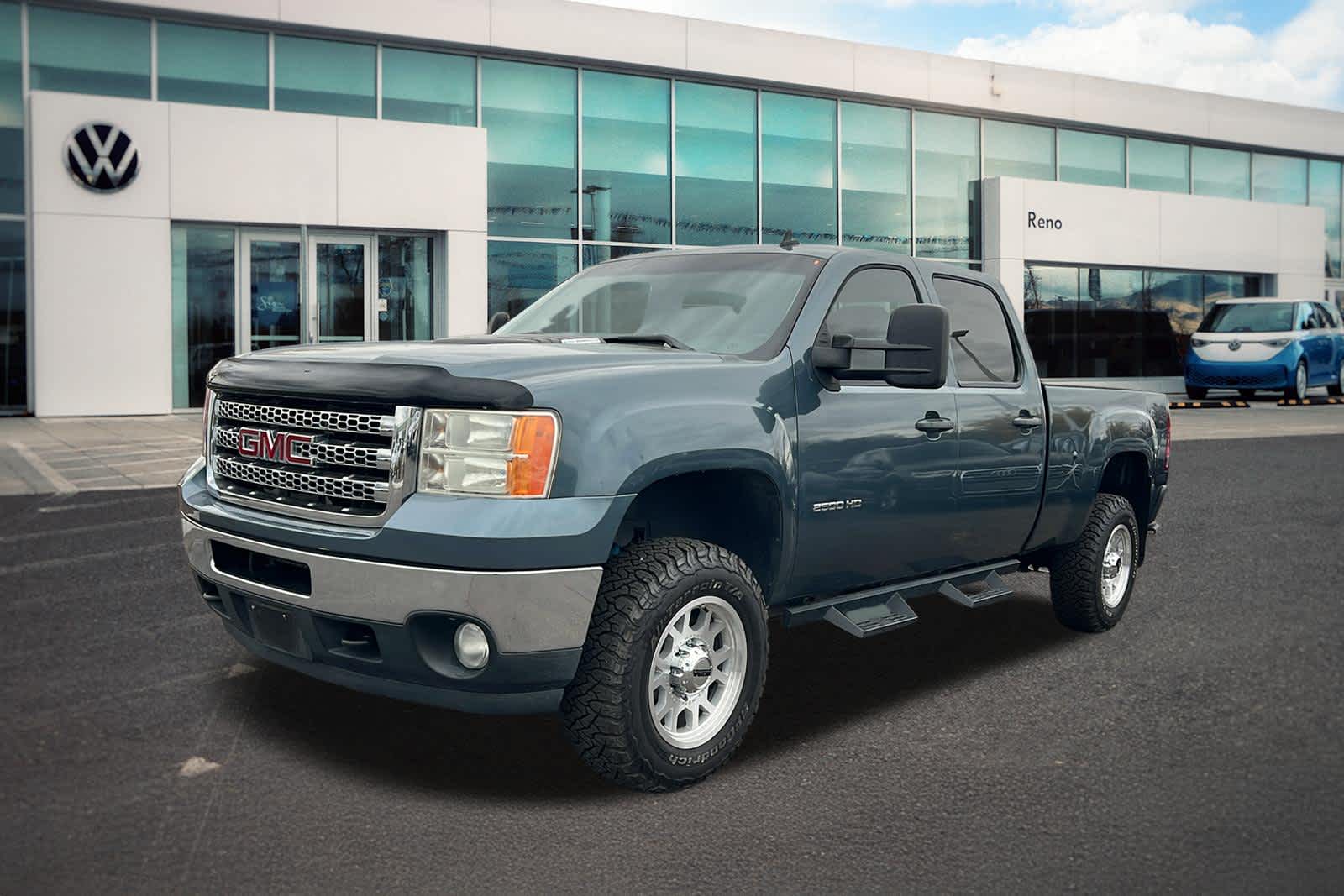 Stealth Gray Metallic 2014 GMC Sierra 2500HD Pickup Truck Four-Wheel Drive 6-Speed Automatic