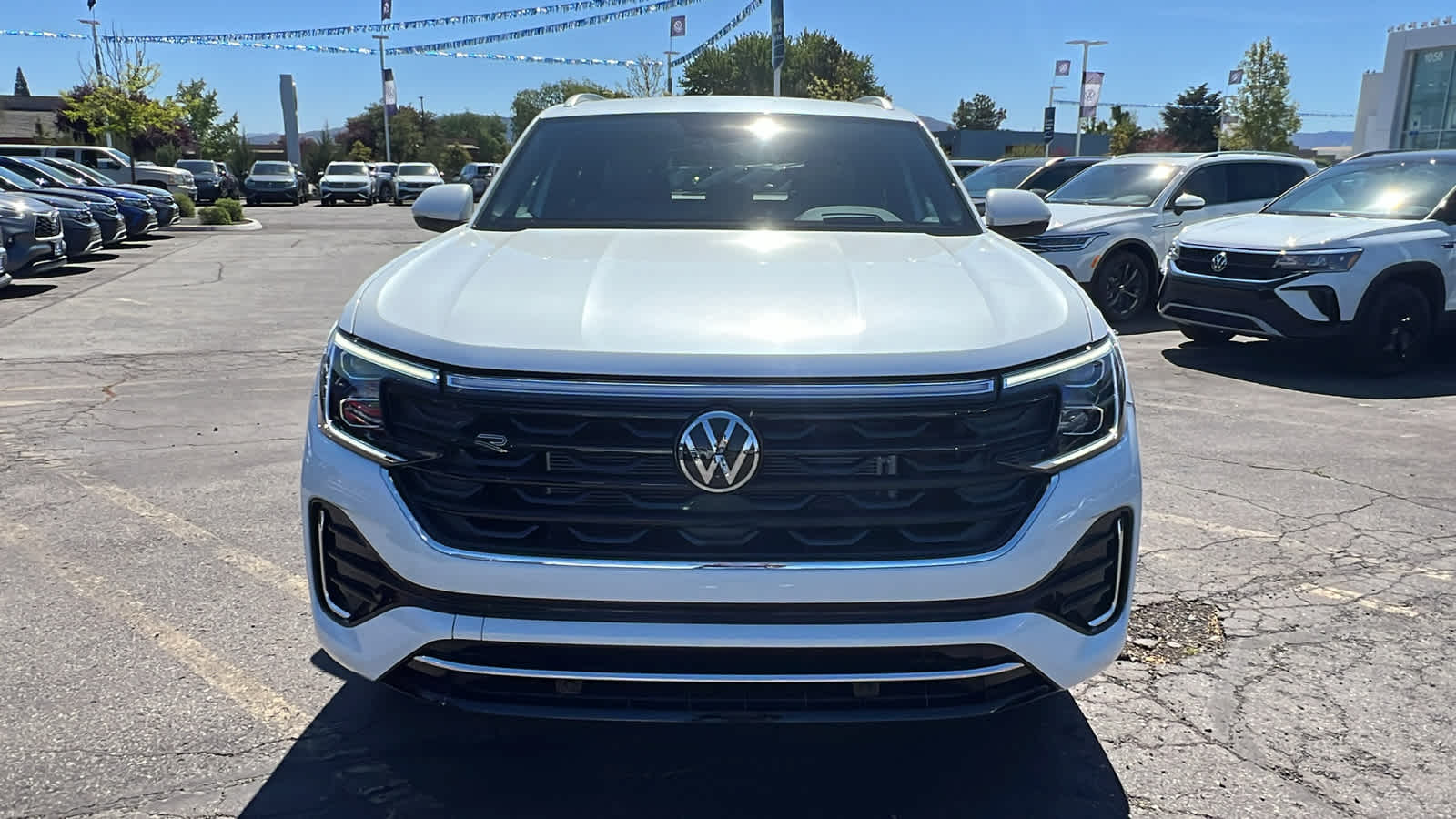 2024 Volkswagen Atlas Cross Sport 2.0T SEL R-Line 7