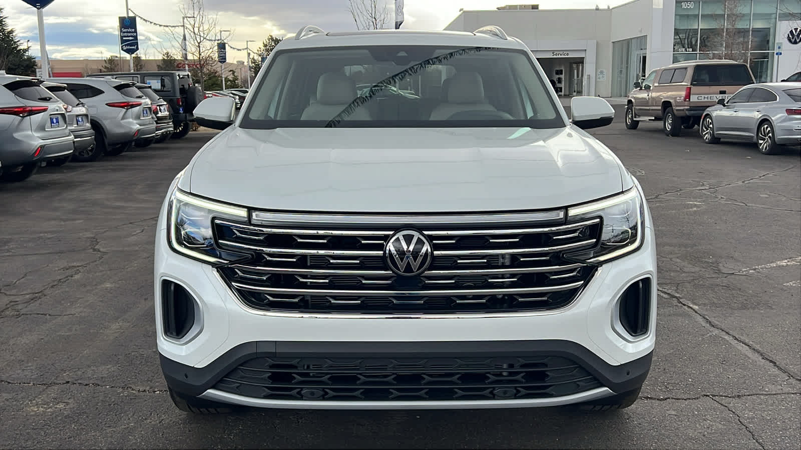 2025 Volkswagen Atlas 2.0T SEL 6