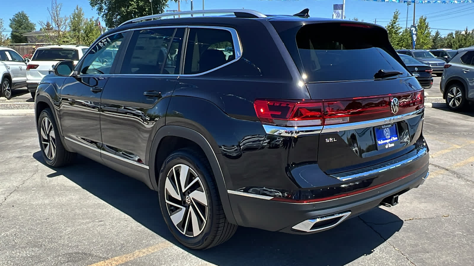 2024 Volkswagen Atlas 2.0T SEL 4