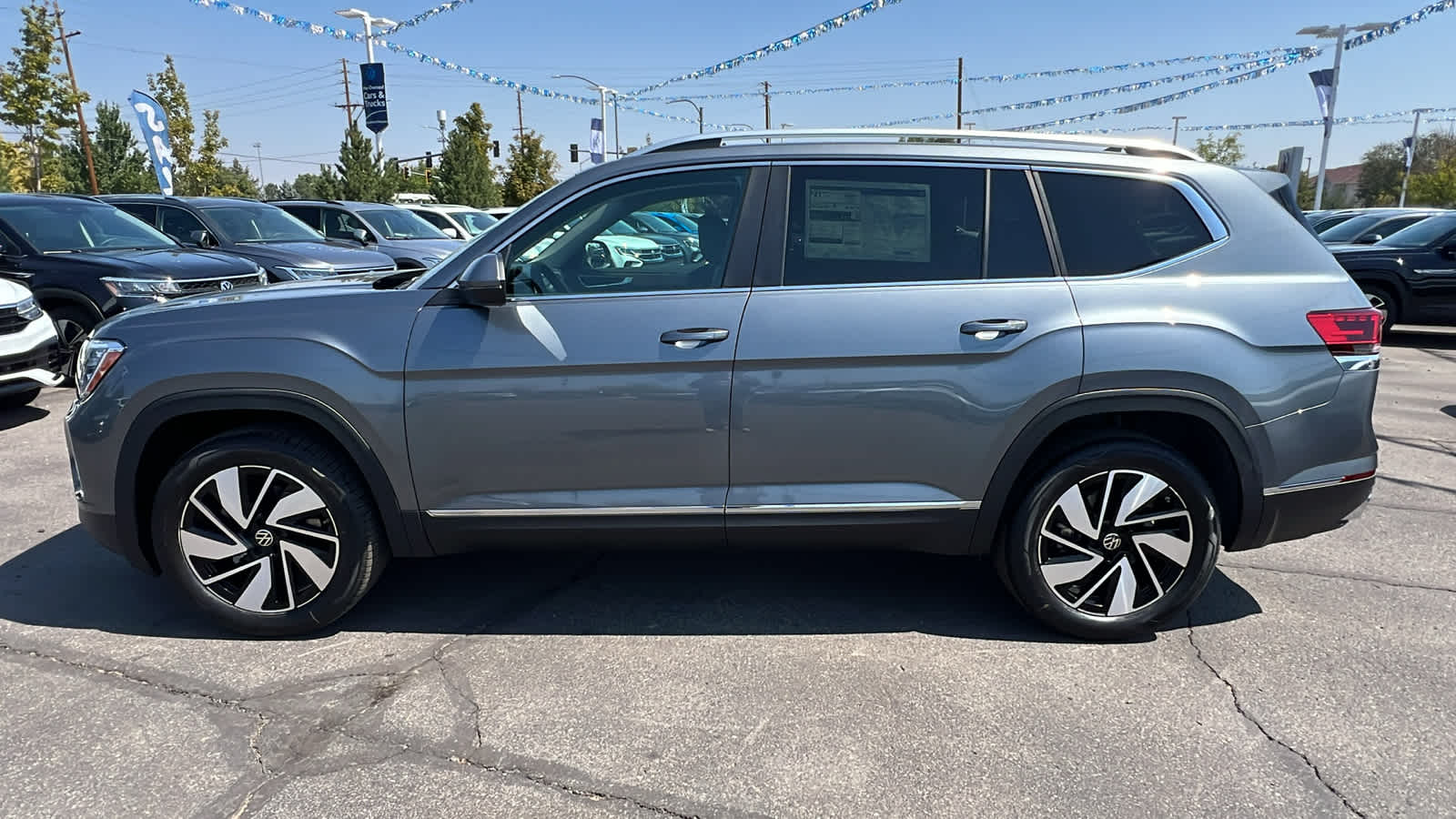 2024 Volkswagen Atlas 2.0T SEL 3