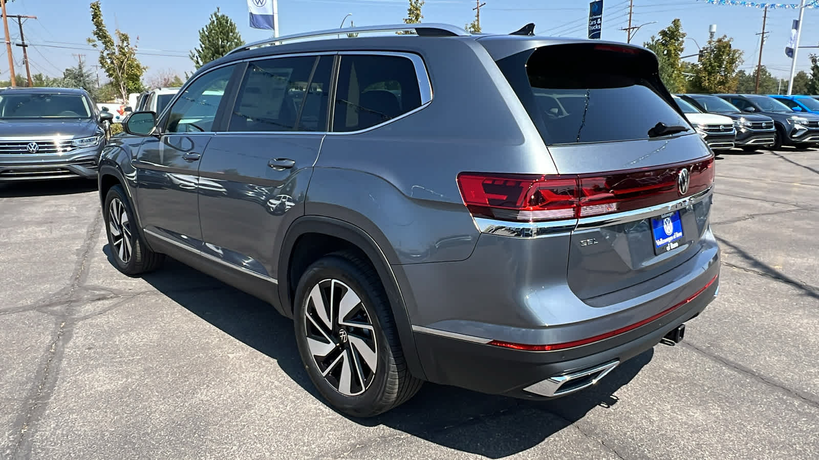 2024 Volkswagen Atlas 2.0T SEL 4