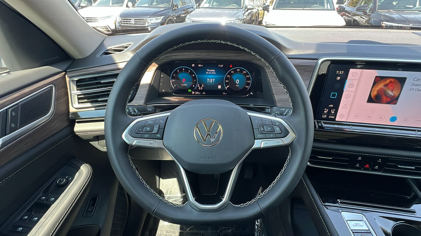 2024 Volkswagen Atlas 2.0T SEL 15