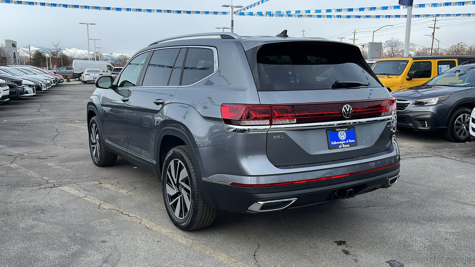 2024 Volkswagen Atlas 2.0T SEL 4