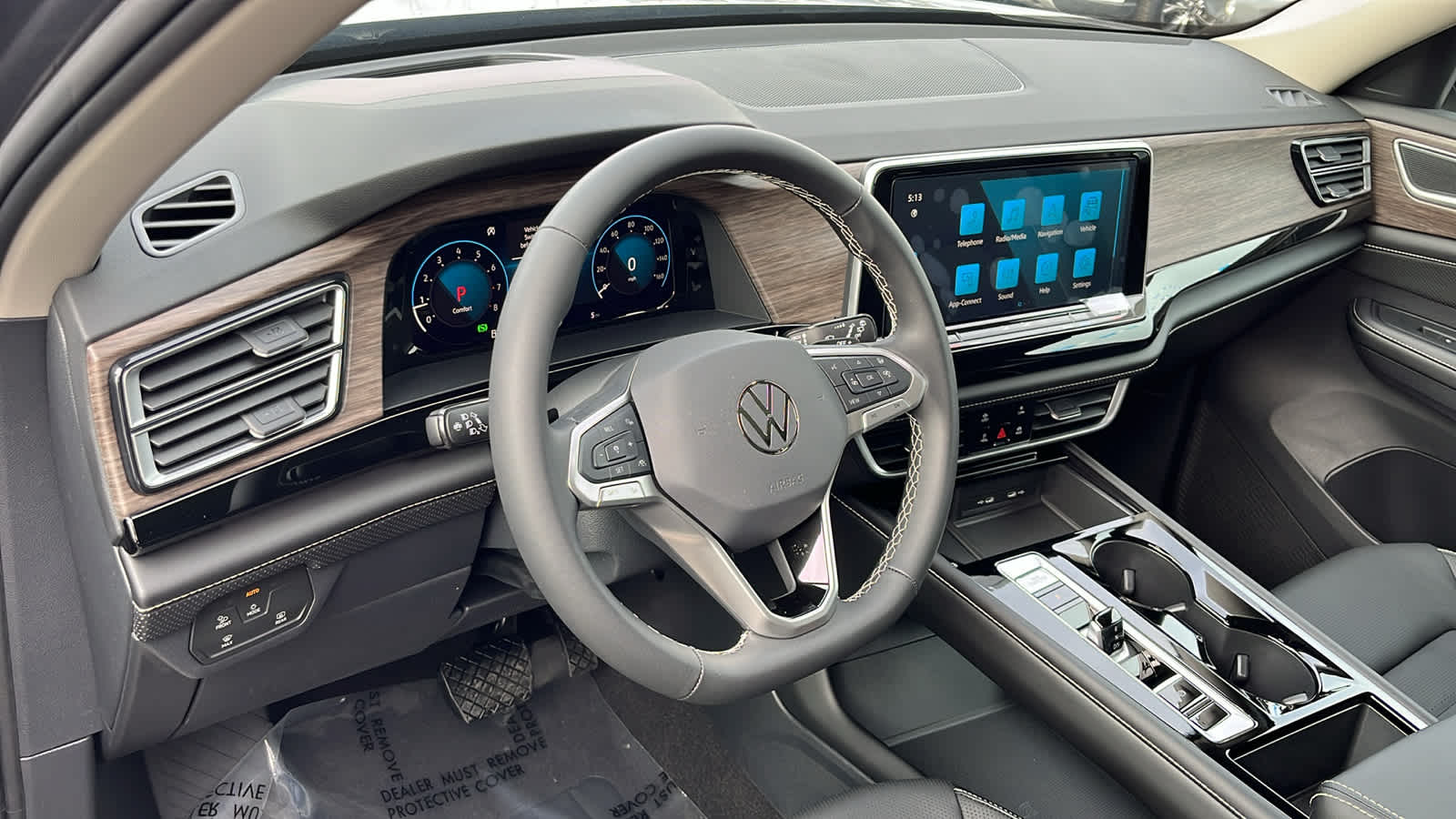 2024 Volkswagen Atlas 2.0T SEL 2