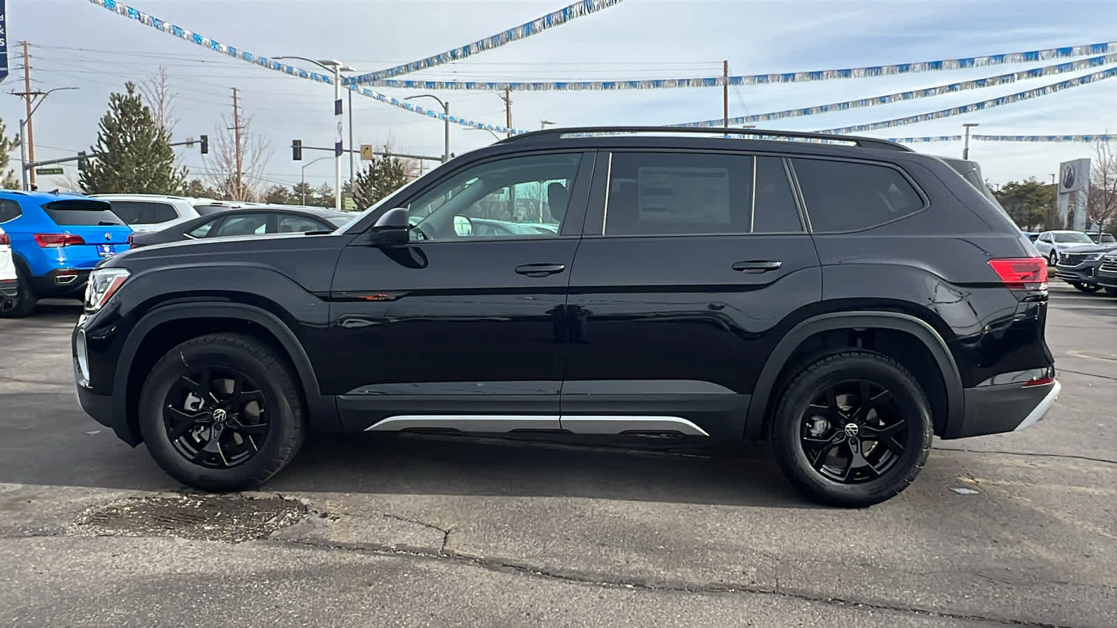 2025 Volkswagen Atlas 2.0T Peak Edition 3