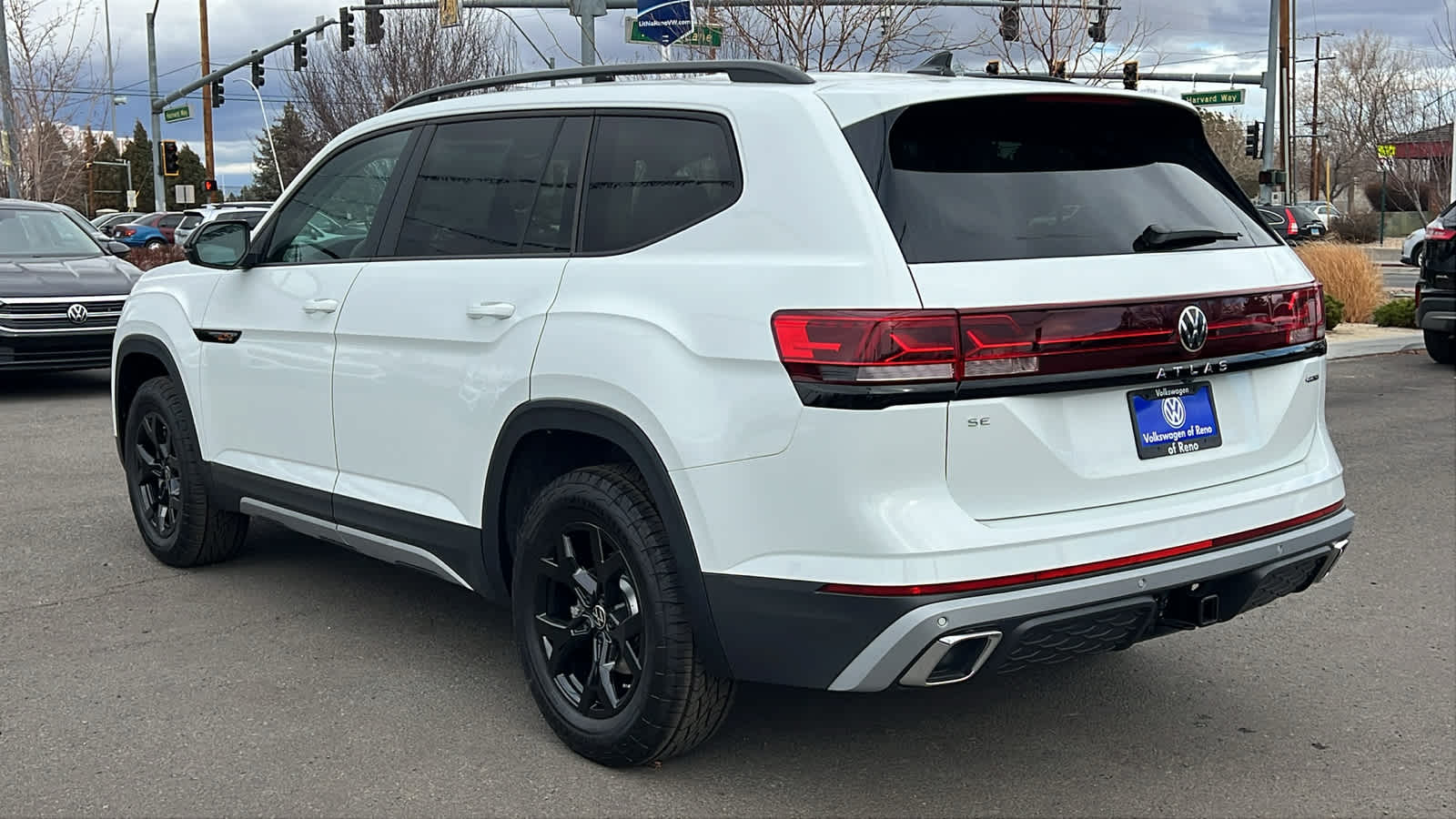 2025 Volkswagen Atlas 2.0T Peak Edition 4