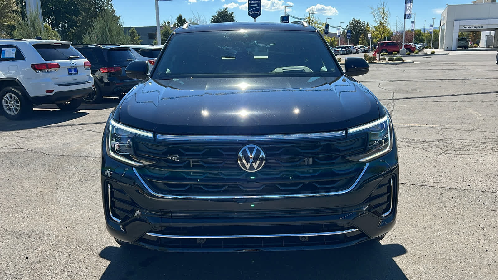 2024 Volkswagen Atlas Cross Sport 2.0T SEL Premium R-Line 6