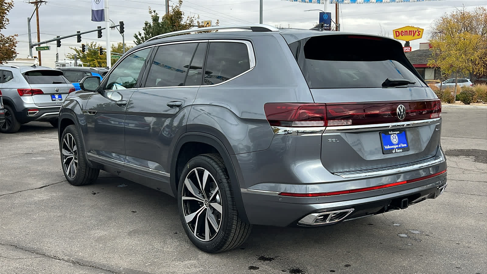 2025 Volkswagen Atlas 2.0T SEL Premium R-Line 5