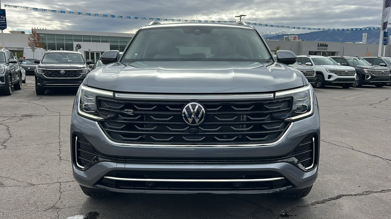 2025 Volkswagen Atlas 2.0T SEL Premium R-Line 7