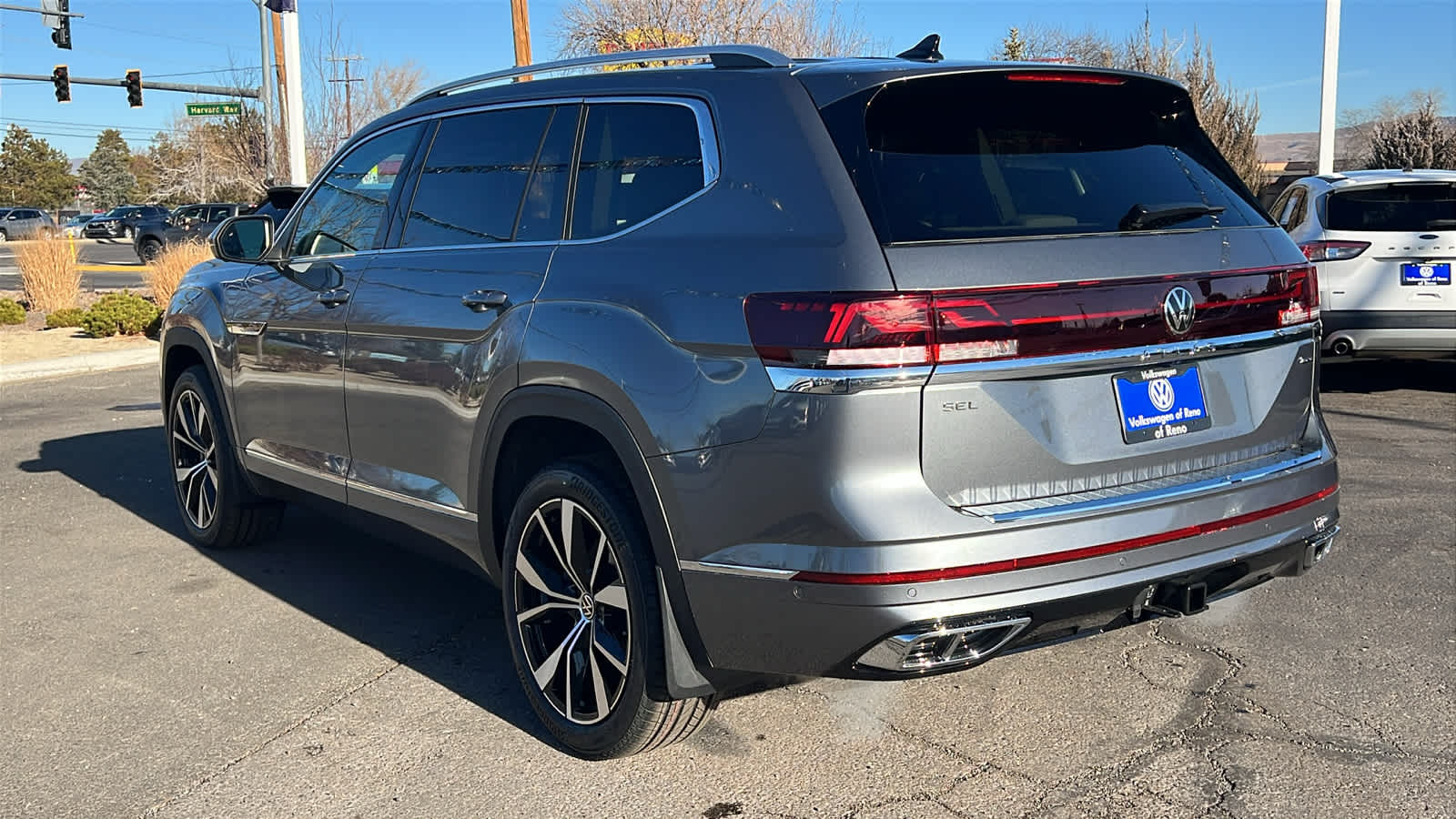 2025 Volkswagen Atlas 2.0T SEL Premium R-Line 4