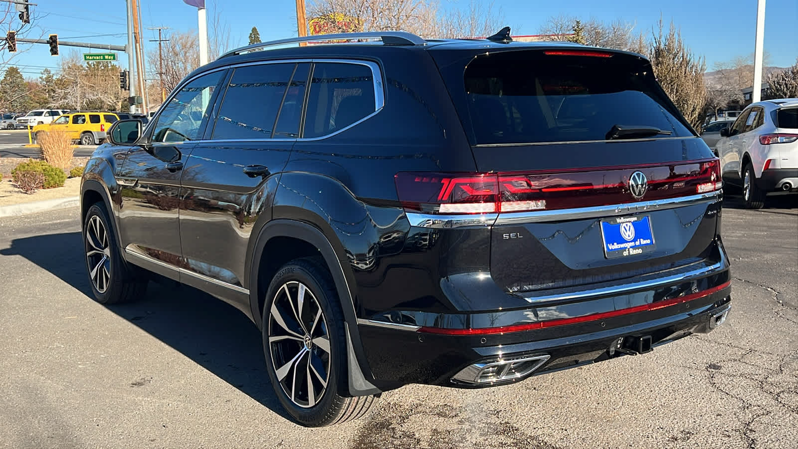 2025 Volkswagen Atlas 2.0T SEL Premium R-Line 4