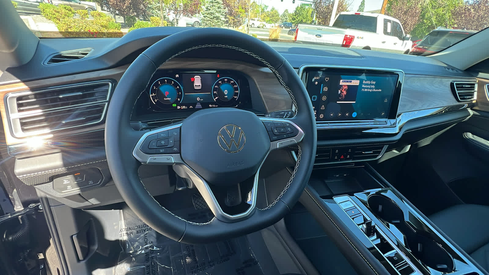 2024 Volkswagen Atlas 2.0T SE w/Technology 2