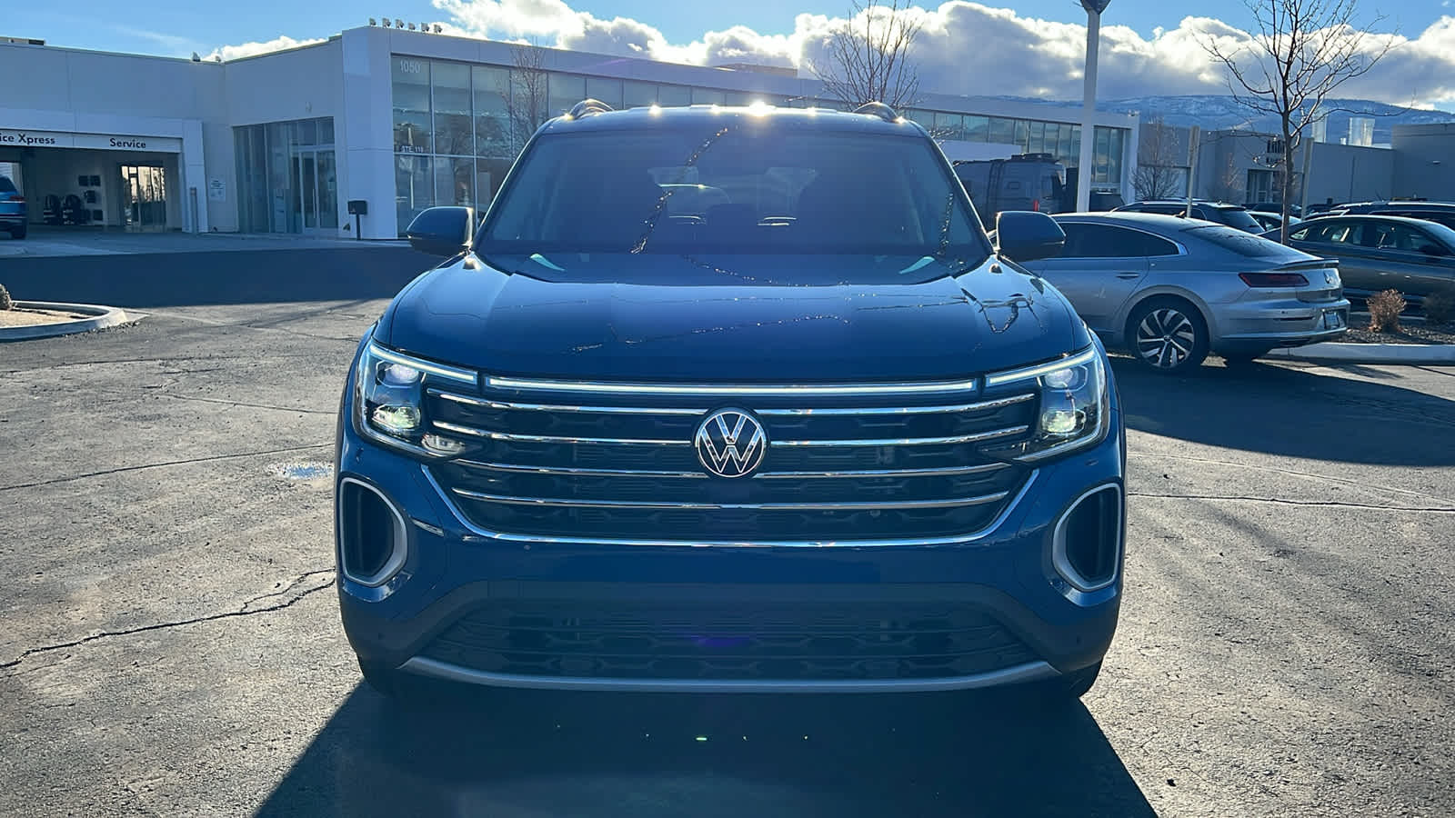 2025 Volkswagen Atlas 2.0T SE w/Technology 6