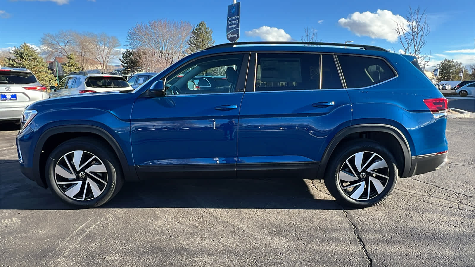 2025 Volkswagen Atlas 2.0T SE w/Technology 3