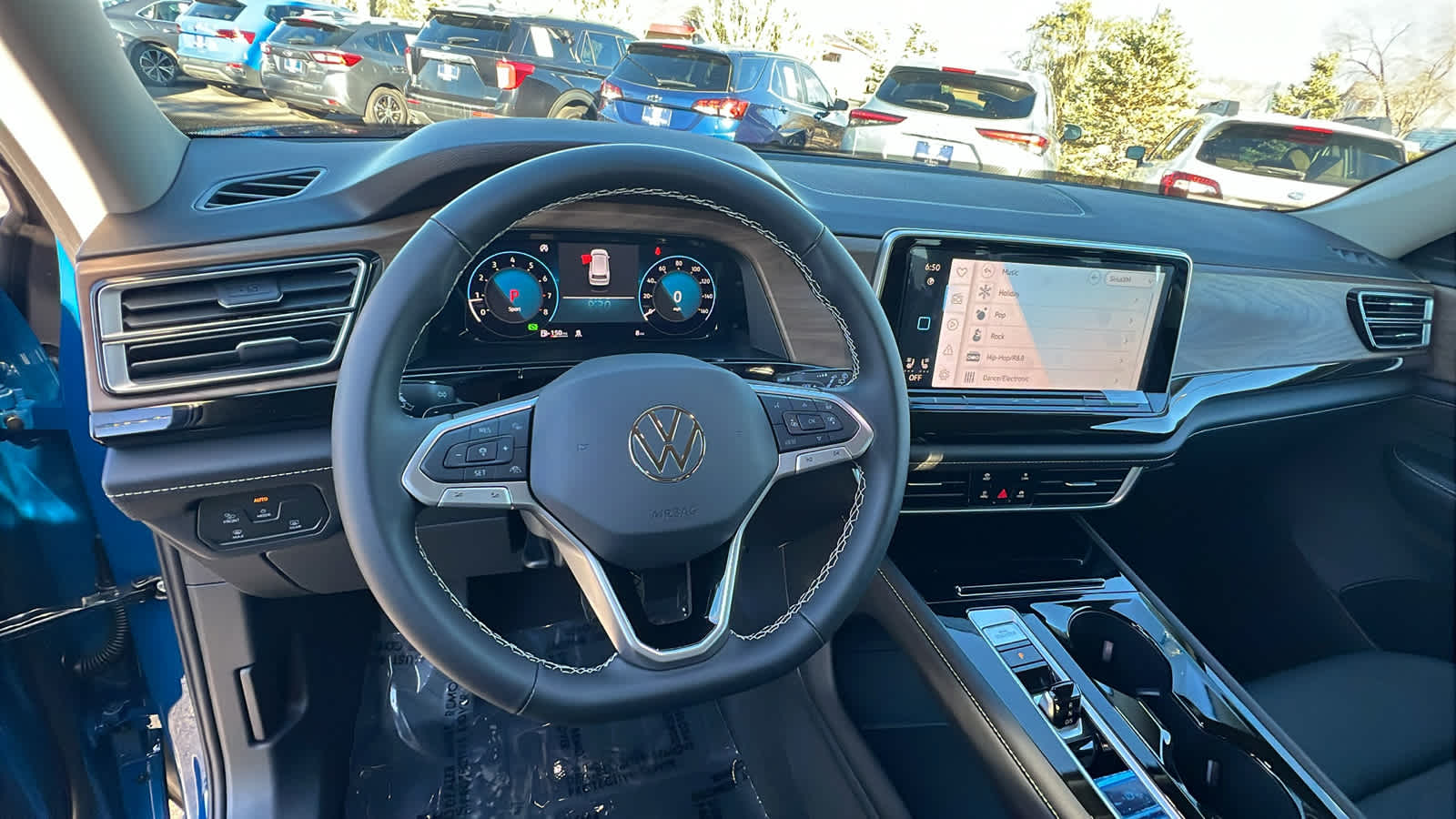 2025 Volkswagen Atlas 2.0T SE w/Technology 2