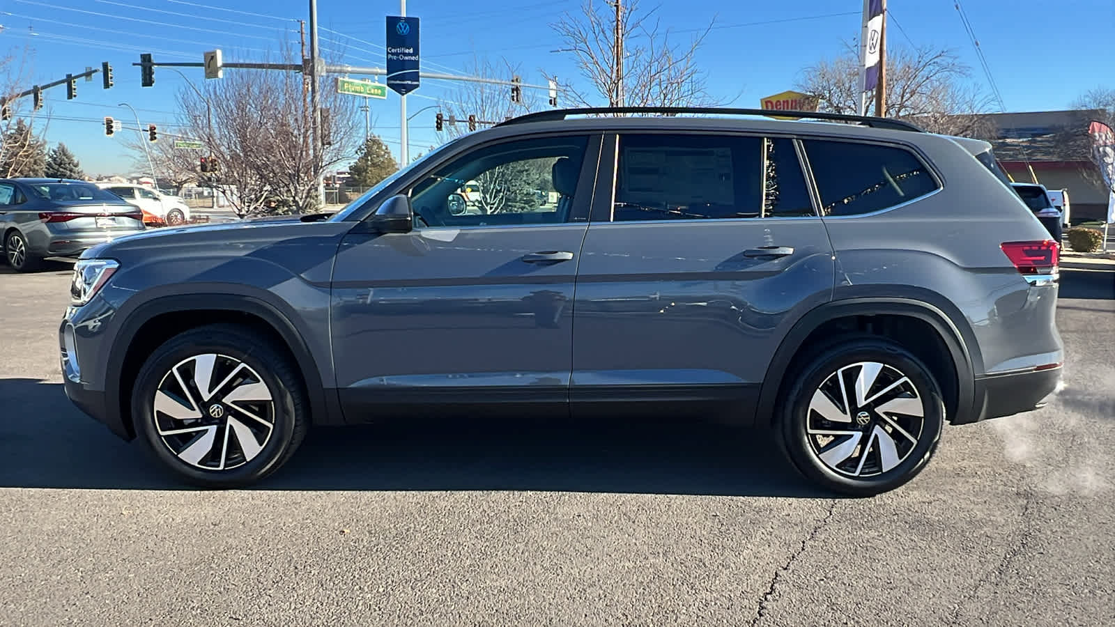 2025 Volkswagen Atlas 2.0T SE w/Technology 3