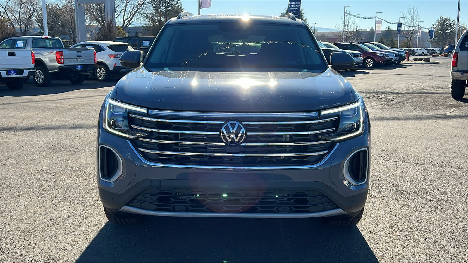 2025 Volkswagen Atlas 2.0T SE w/Technology 6