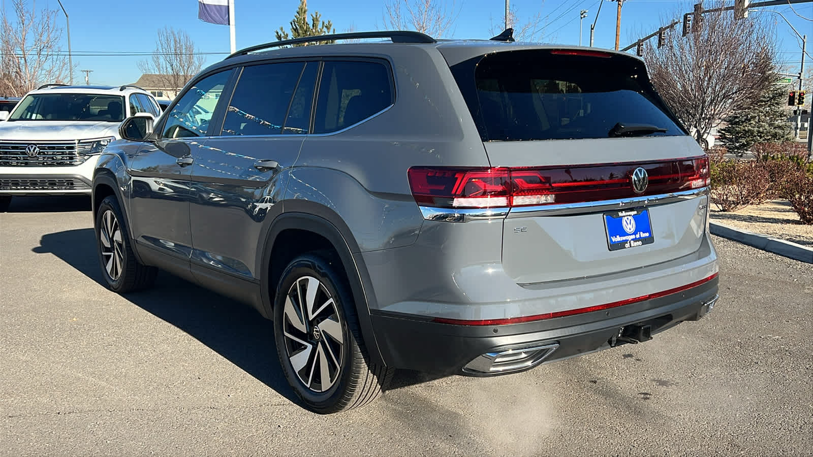 2025 Volkswagen Atlas 2.0T SE w/Technology 4