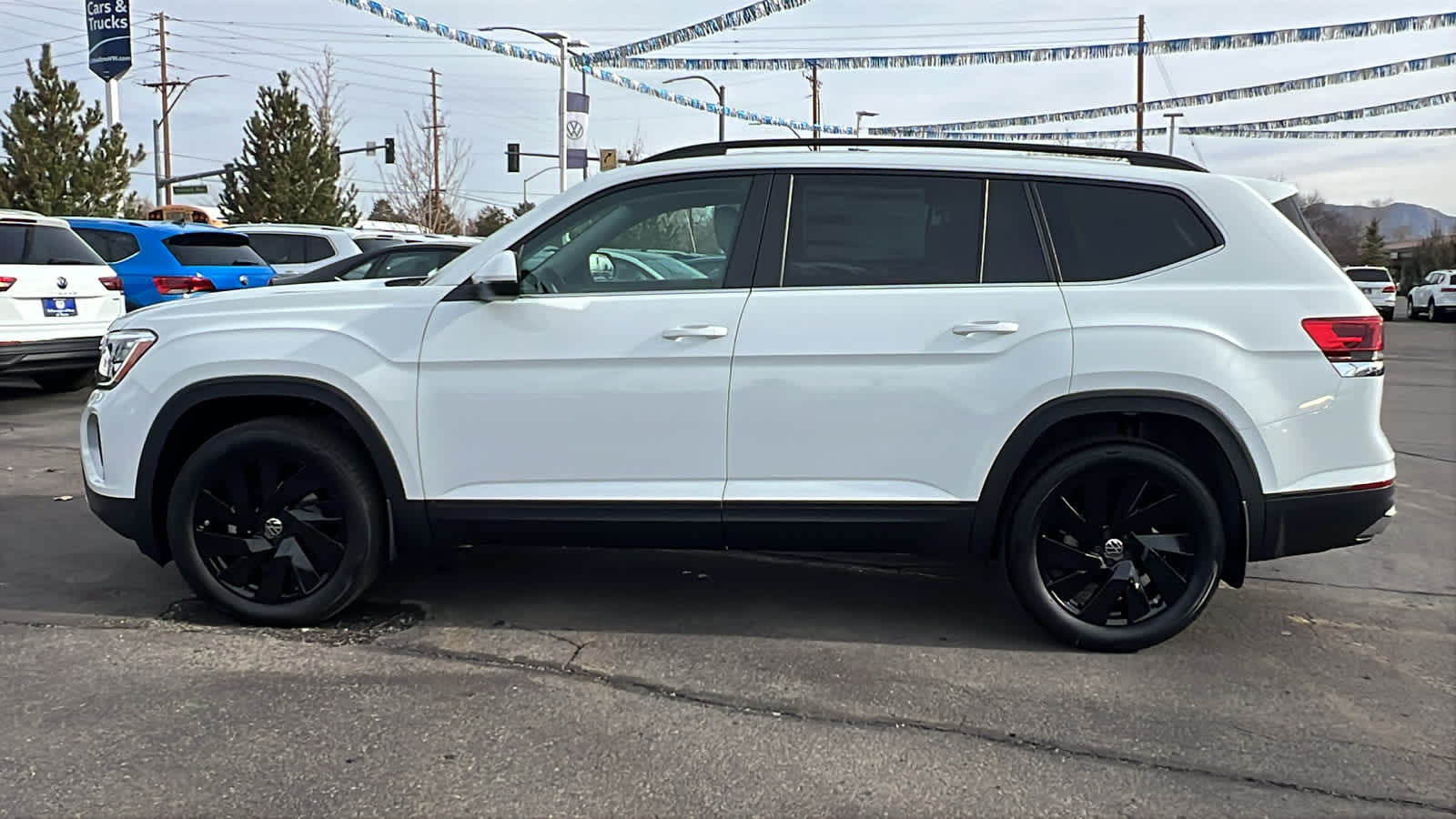 2025 Volkswagen Atlas 2.0T SE w/Technology 3