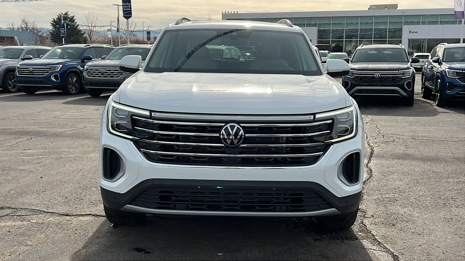 2025 Volkswagen Atlas 2.0T SE w/Technology 6