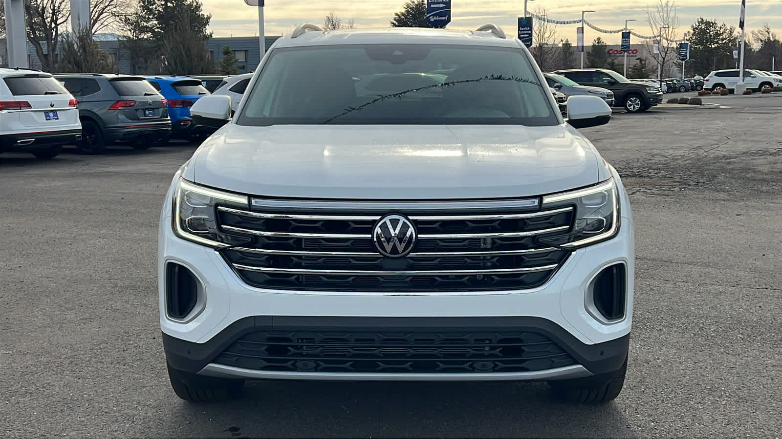 2025 Volkswagen Atlas 2.0T SE w/Technology 6