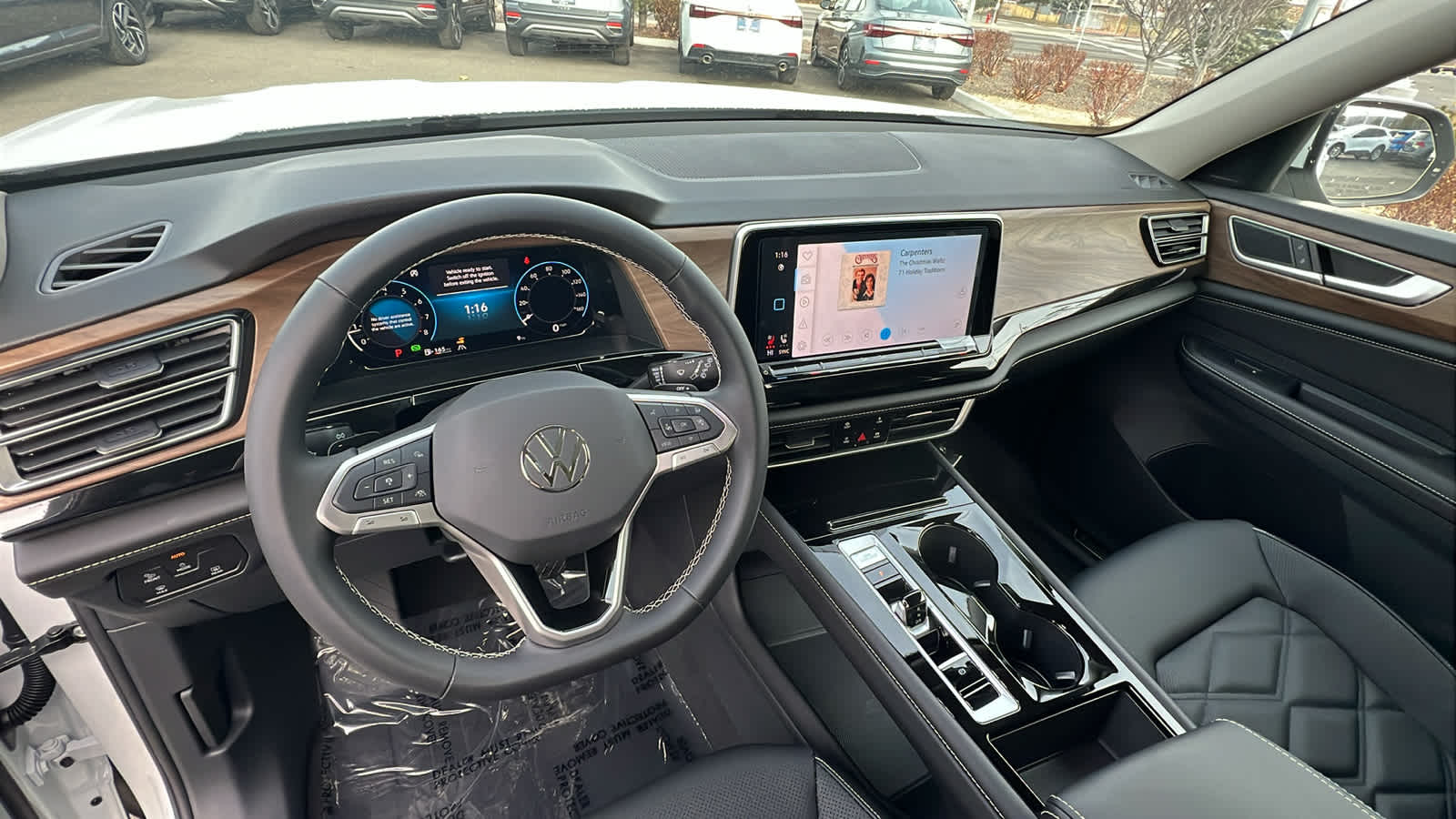 2025 Volkswagen Atlas 2.0T SE w/Technology 2