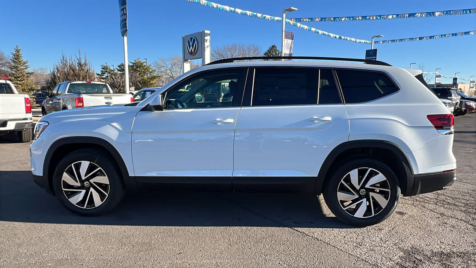 2025 Volkswagen Atlas 2.0T SE w/Technology 3