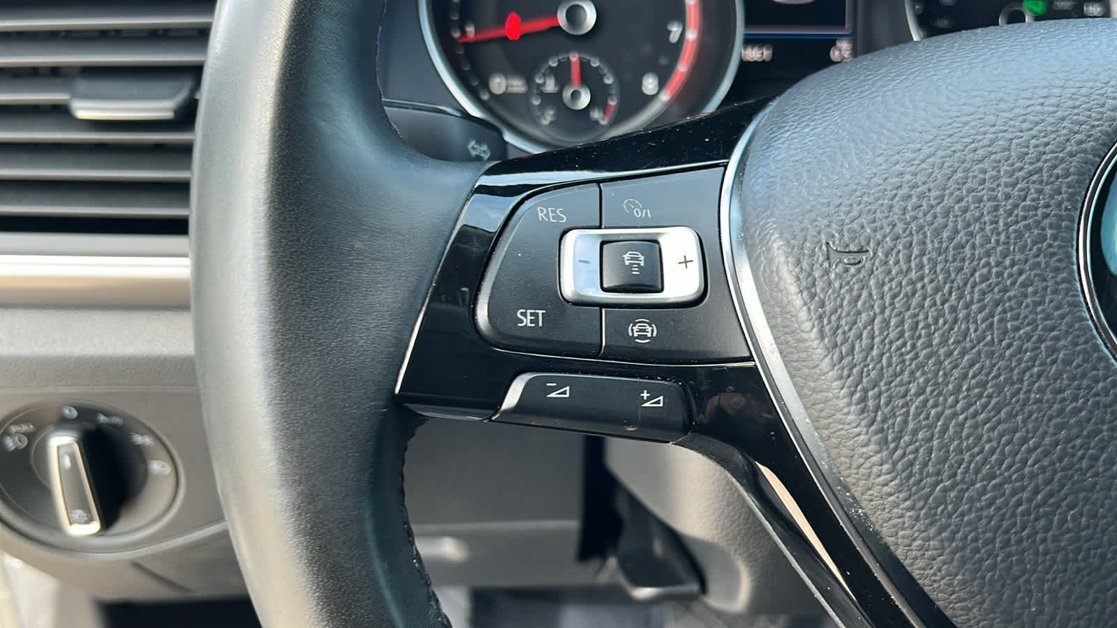 2019 Volkswagen Atlas 3.6L V6 SE w/Technology 29