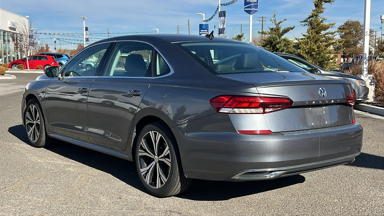 2021 Volkswagen Passat 2.0T SE 3